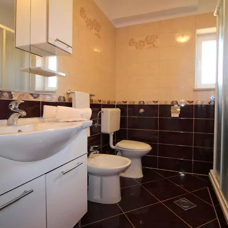 In - Istrien 34560 Apartamento *